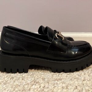 Steve Madden Loafers Black and Gold